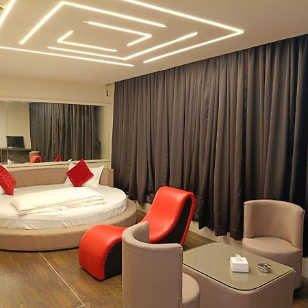 Aundh Elite Stay ปูเน่ ภายนอก รูปภาพ