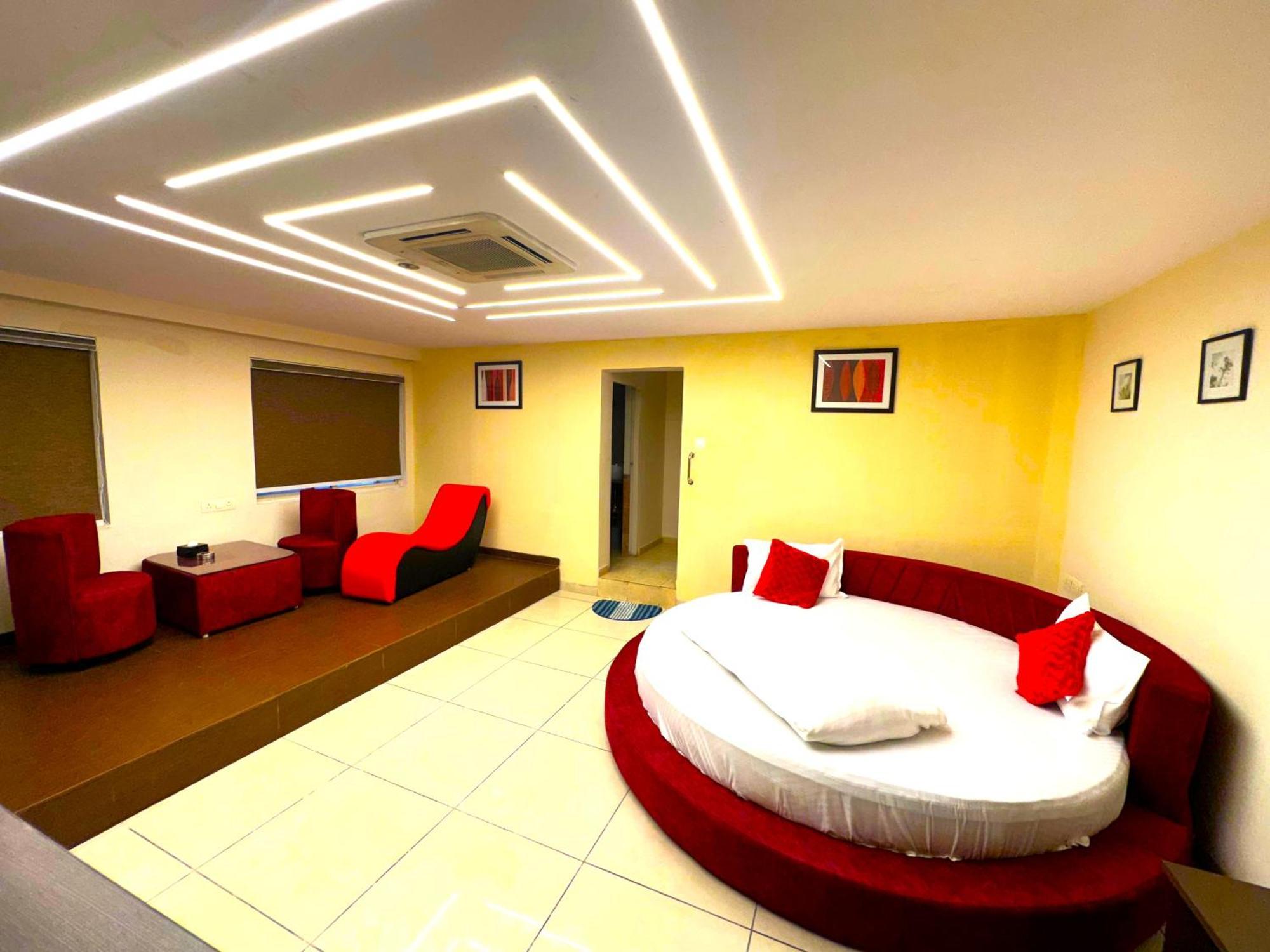 Aundh Elite Stay ปูเน่ ภายนอก รูปภาพ