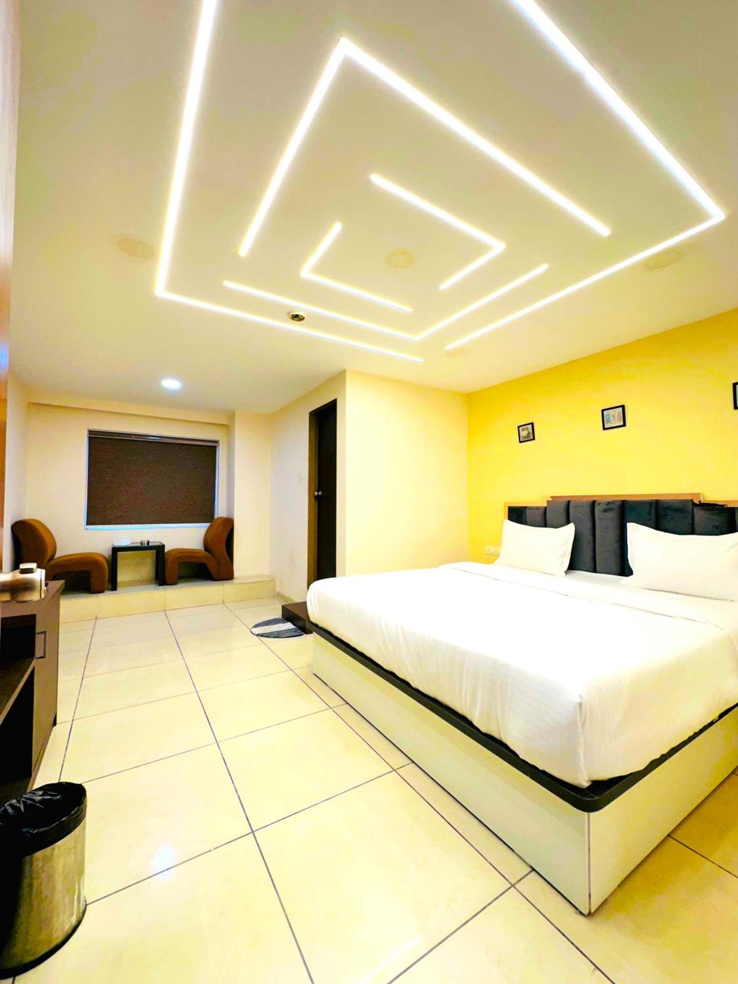 Aundh Elite Stay ปูเน่ ภายนอก รูปภาพ