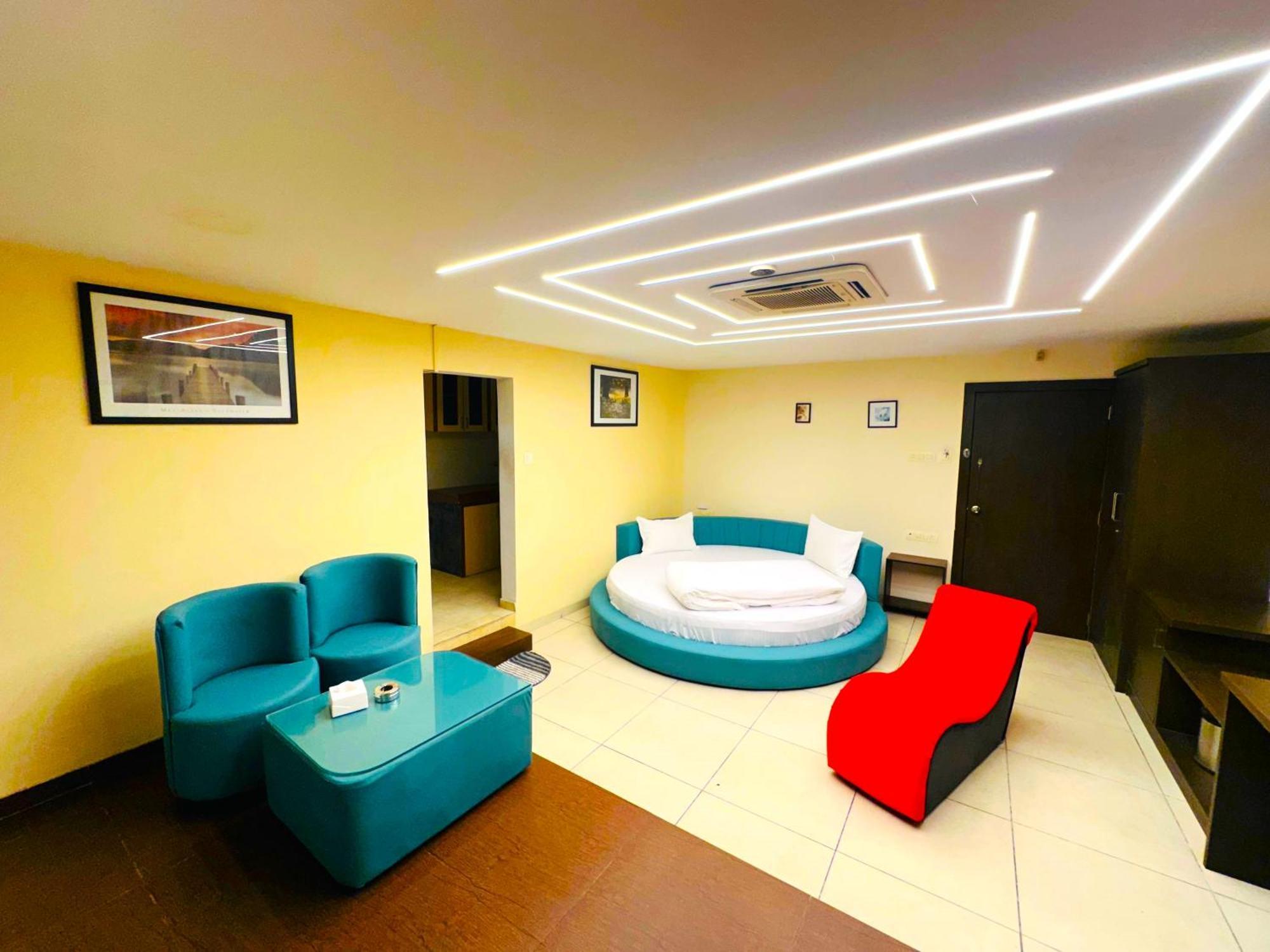 Aundh Elite Stay ปูเน่ ภายนอก รูปภาพ