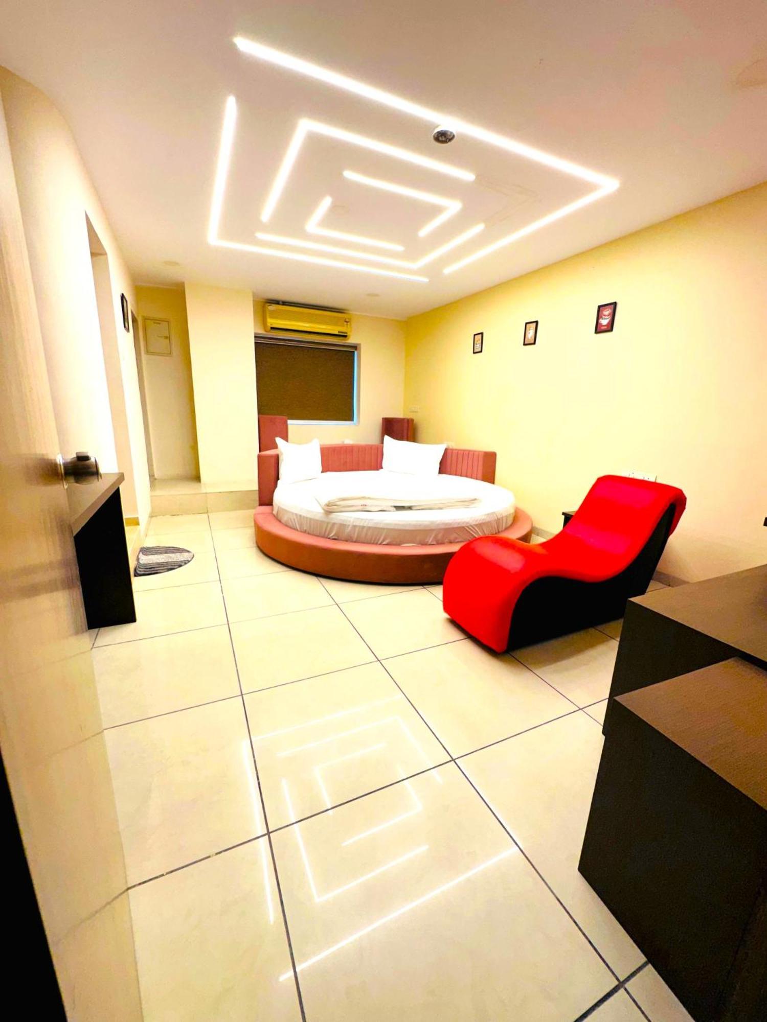 Aundh Elite Stay ปูเน่ ภายนอก รูปภาพ