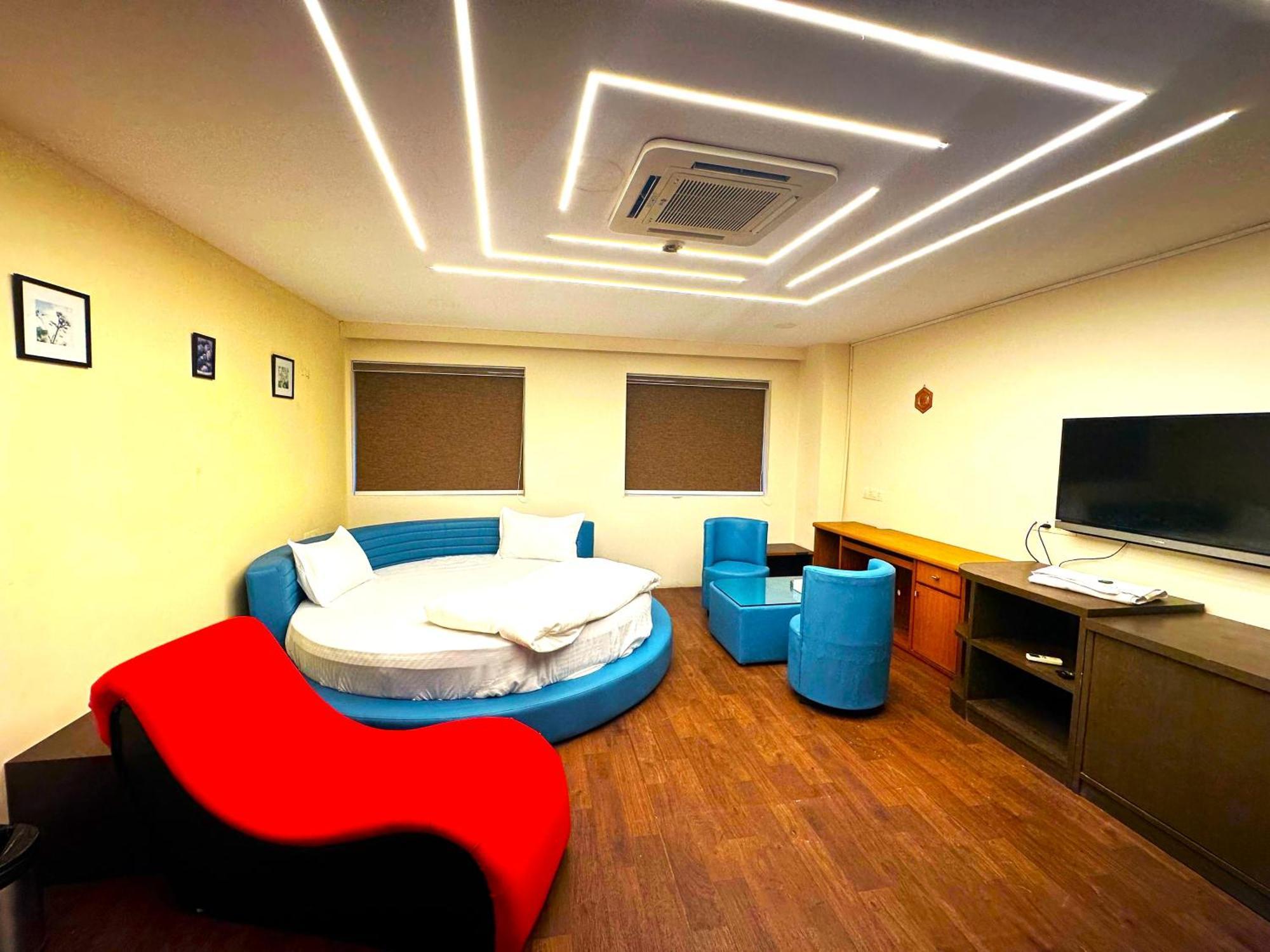 Aundh Elite Stay ปูเน่ ภายนอก รูปภาพ