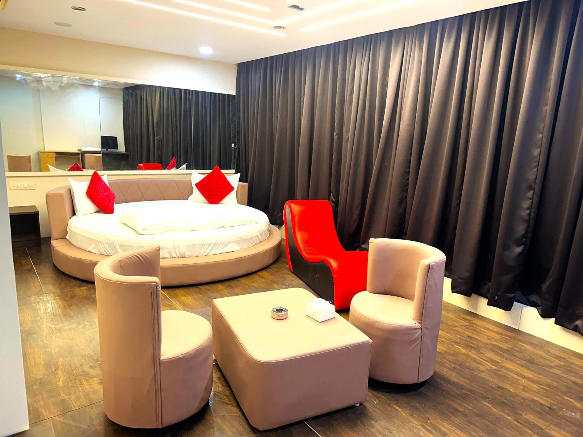 Aundh Elite Stay ปูเน่ ภายนอก รูปภาพ